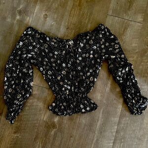 Rewind Black and White Daisy Floral Blouse